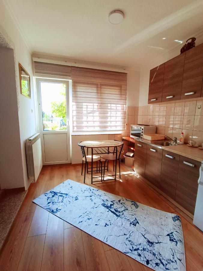 Apartament Garden Free Parking Sarajewo Zewnętrze zdjęcie