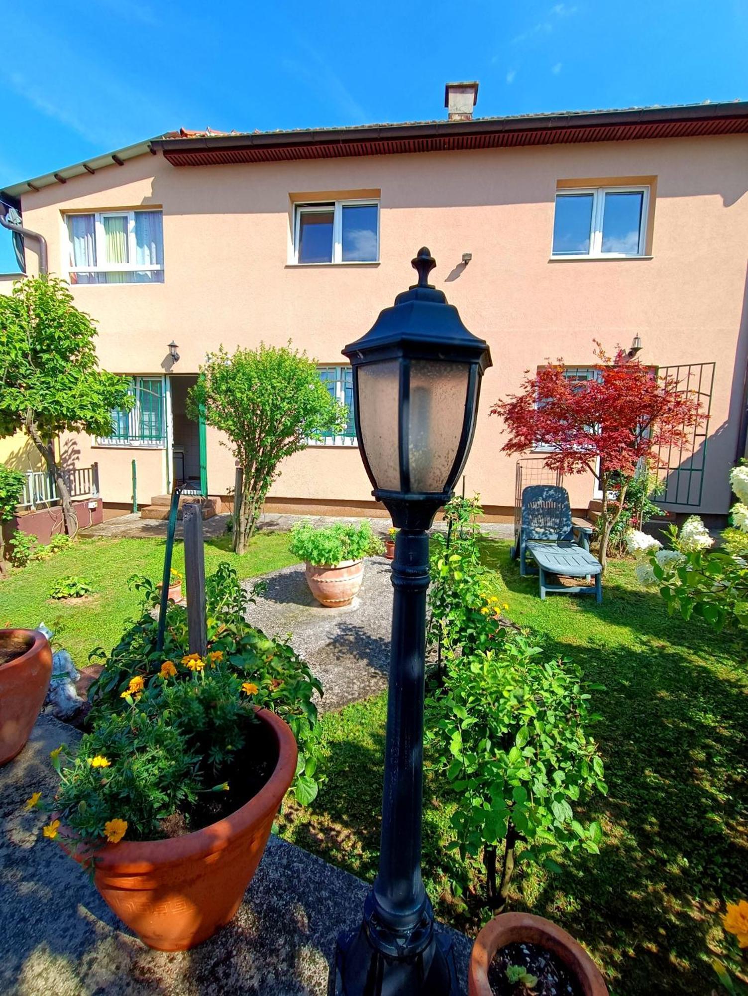 Apartament Garden Free Parking Sarajewo Pokój zdjęcie