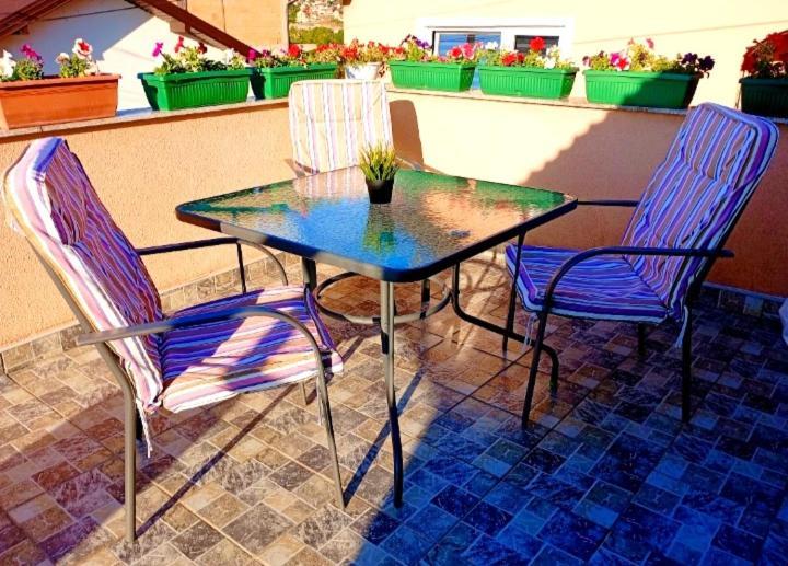 Apartament Garden Free Parking Sarajewo Zewnętrze zdjęcie