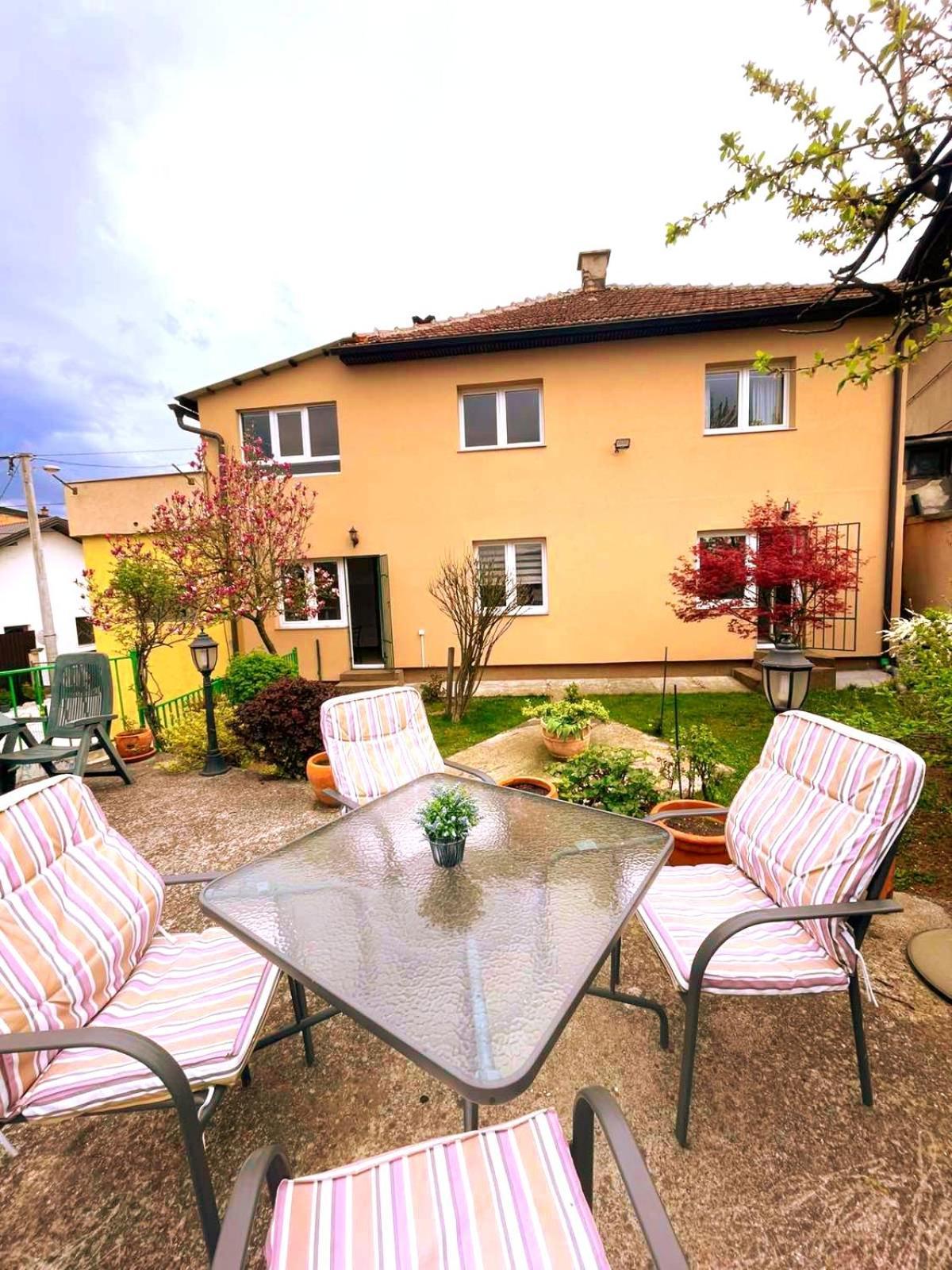 Apartament Garden Free Parking Sarajewo Zewnętrze zdjęcie